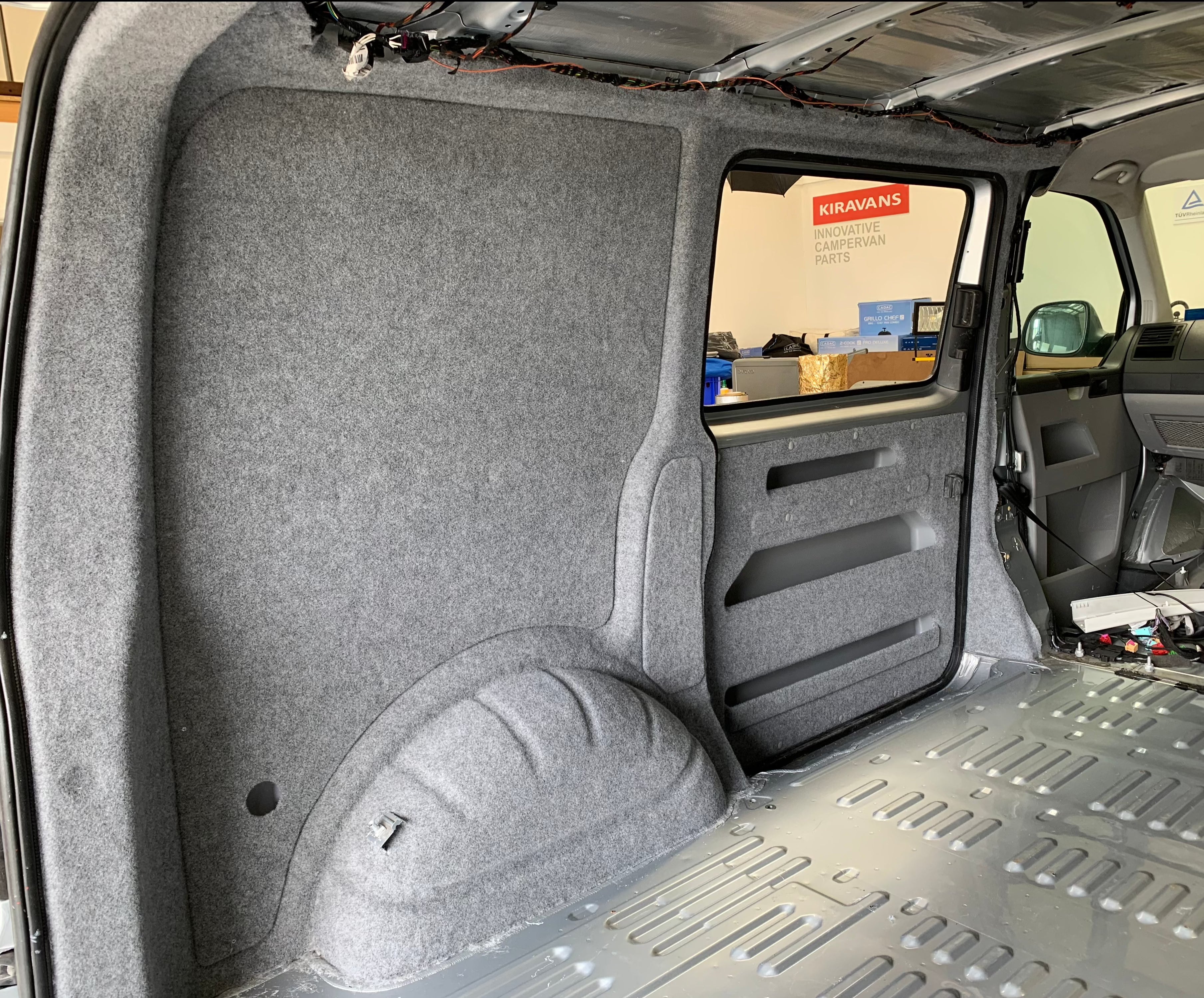 Rivestimento tappeto per camper stretch 4 vie + adesivo