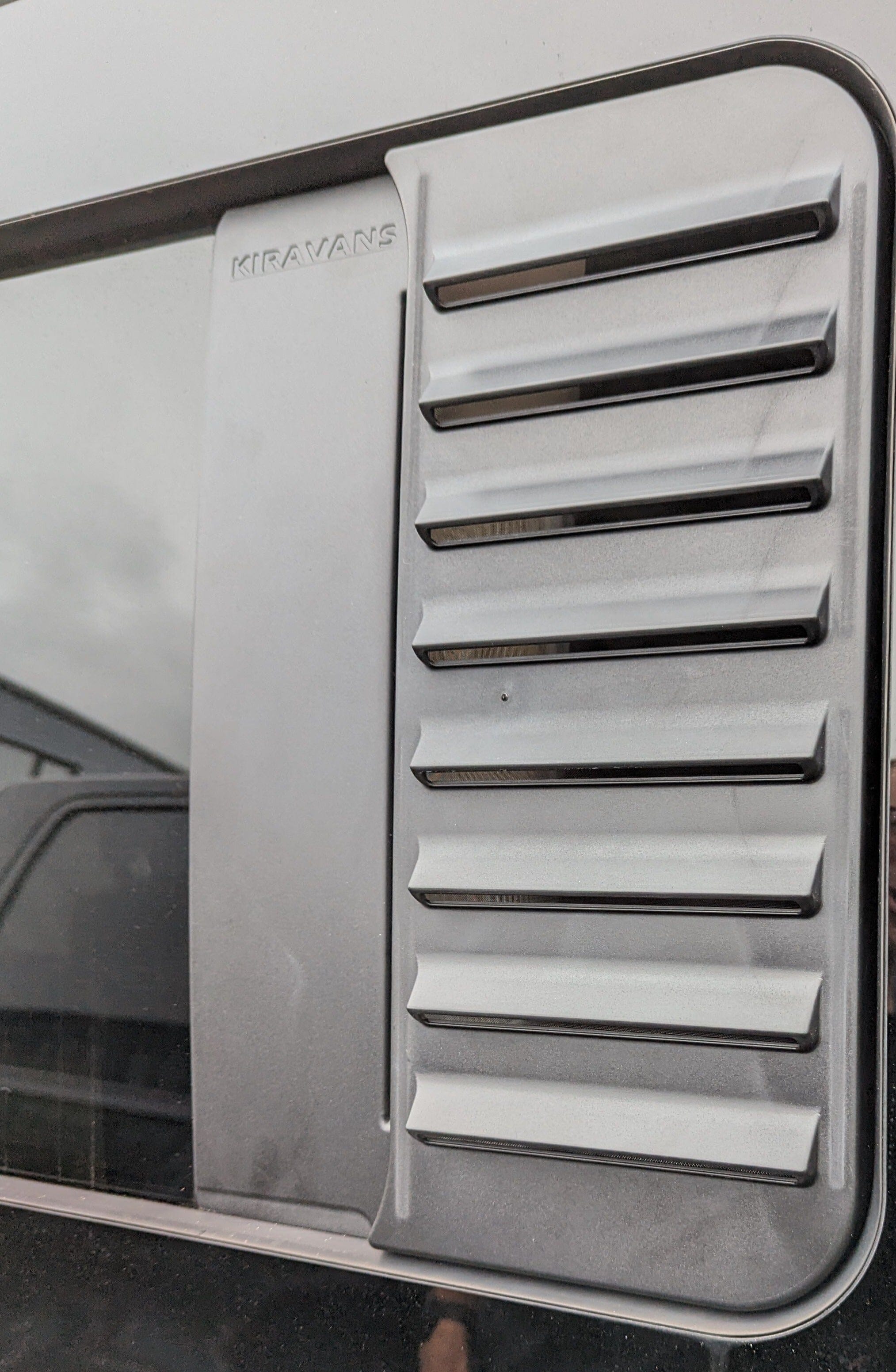 Ventola Kiravans per finestra apribile VW Transporter T5 a T6.1 (2003-2024)