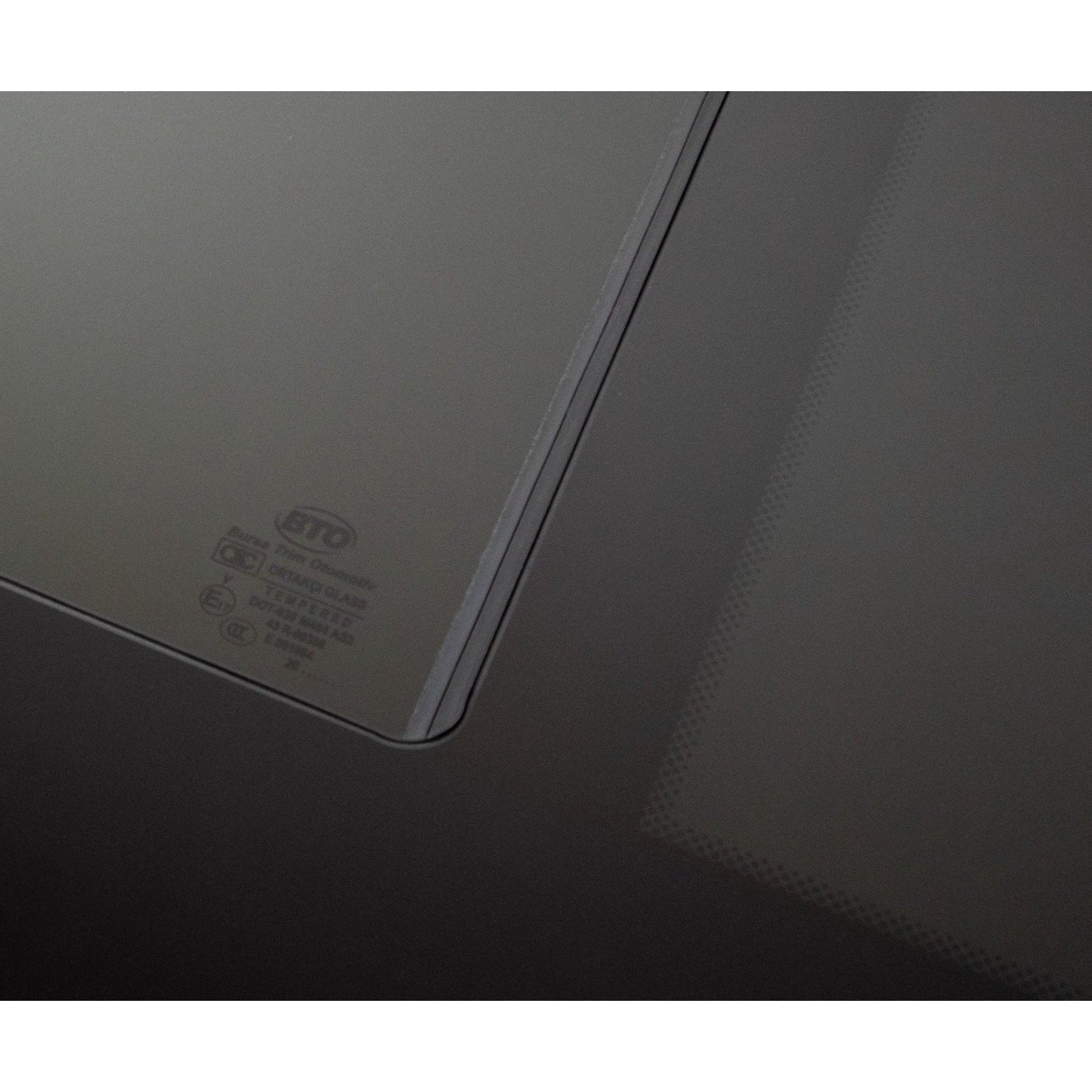 Pair of Opening Campervan Side Windows + Fitting Kit for Opel Vivaro (2014-2018), Renault Trafic (2014 - Present) & Other X82 Vans