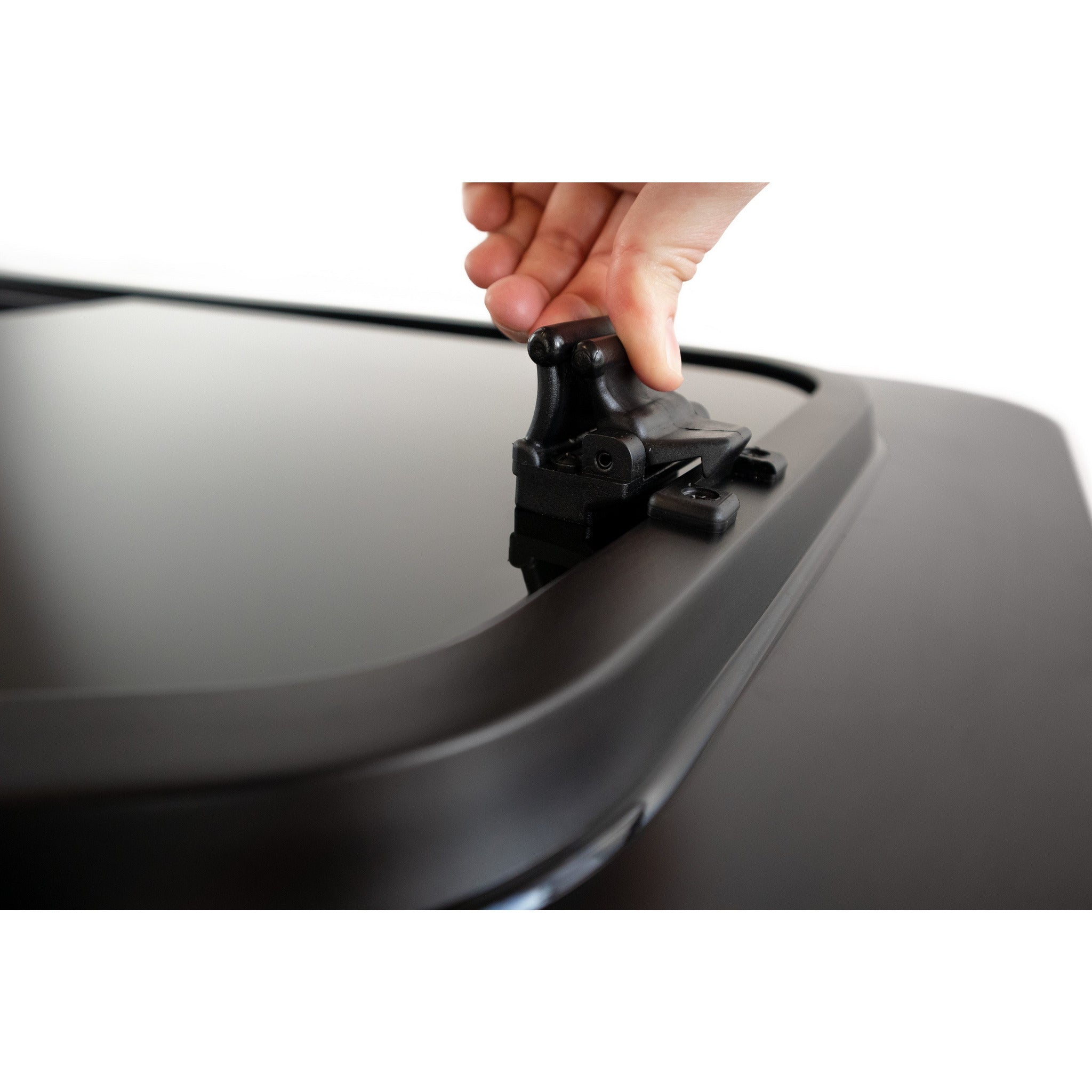 Pair of Opening Campervan Side Windows + Fitting Kit for Opel Vivaro (2014-2018), Renault Trafic (2014 - Present) & Other X82 Vans