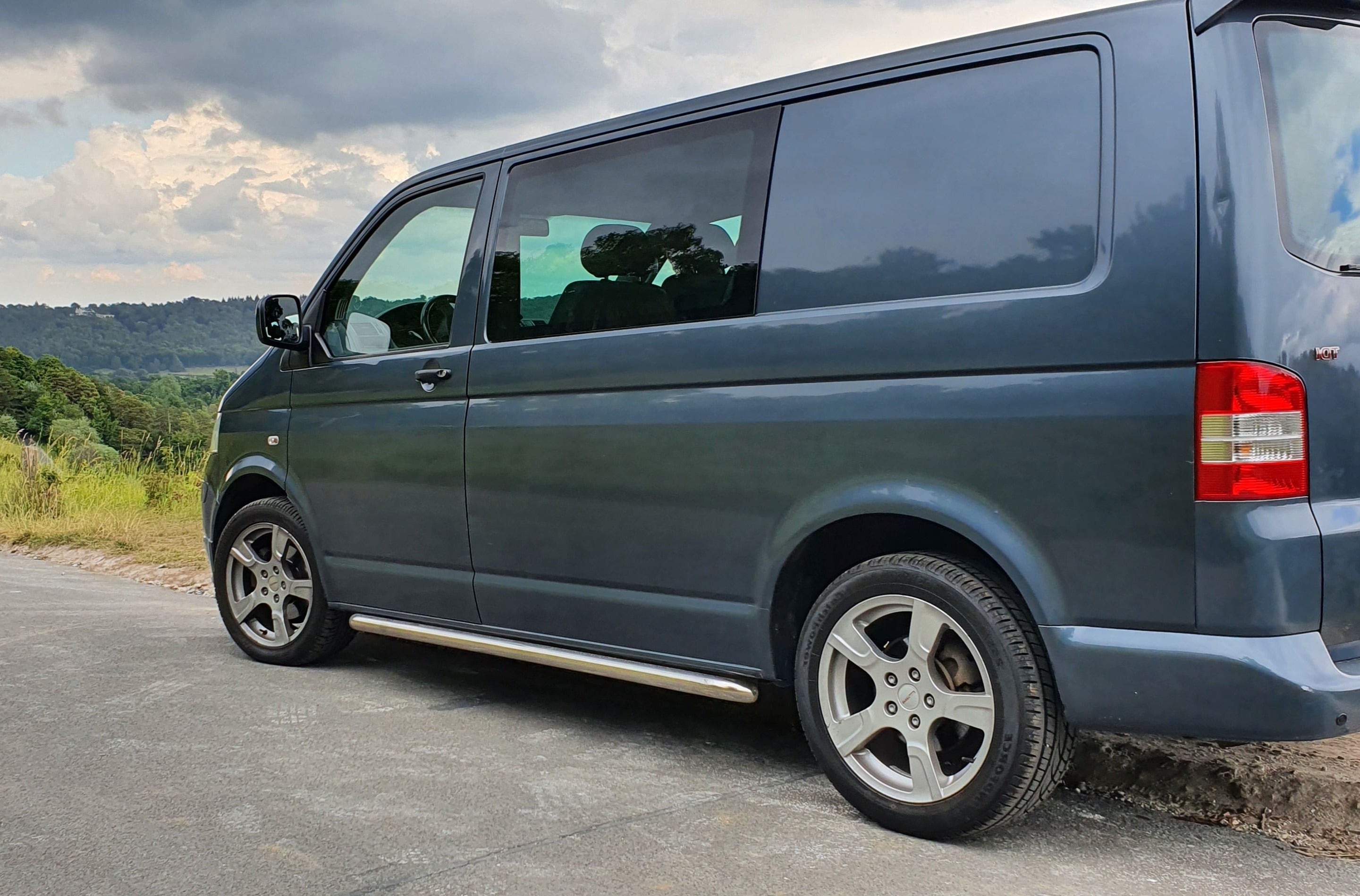 Links Vast Zijraam + Montageset voor VW Transporter T5 t/m T6.1 (2003–2024)