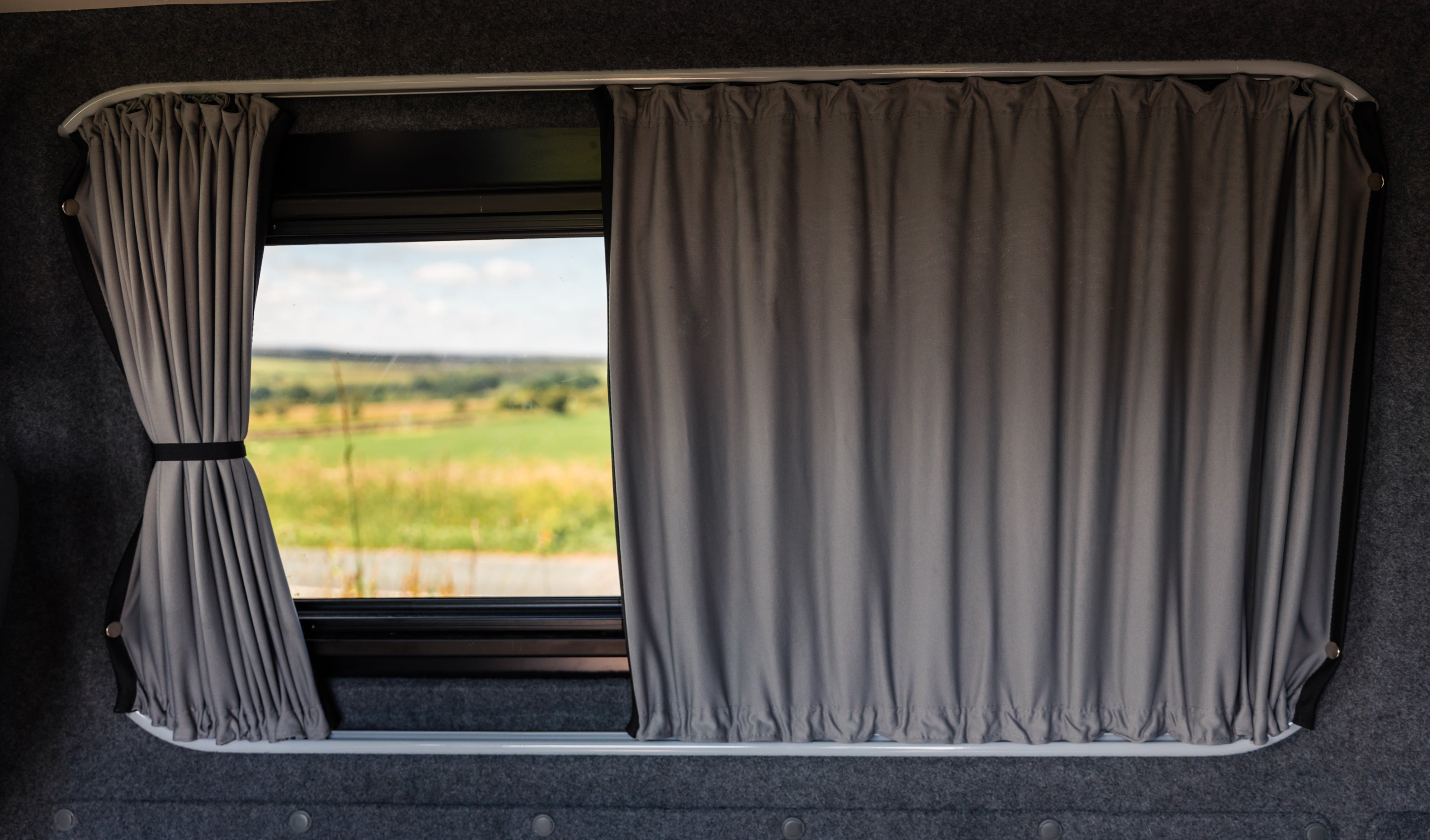 Ford Transit Custom 1e Gen V362 (2013–2023) Premium Verduisterende Gordijnset – Links Midden