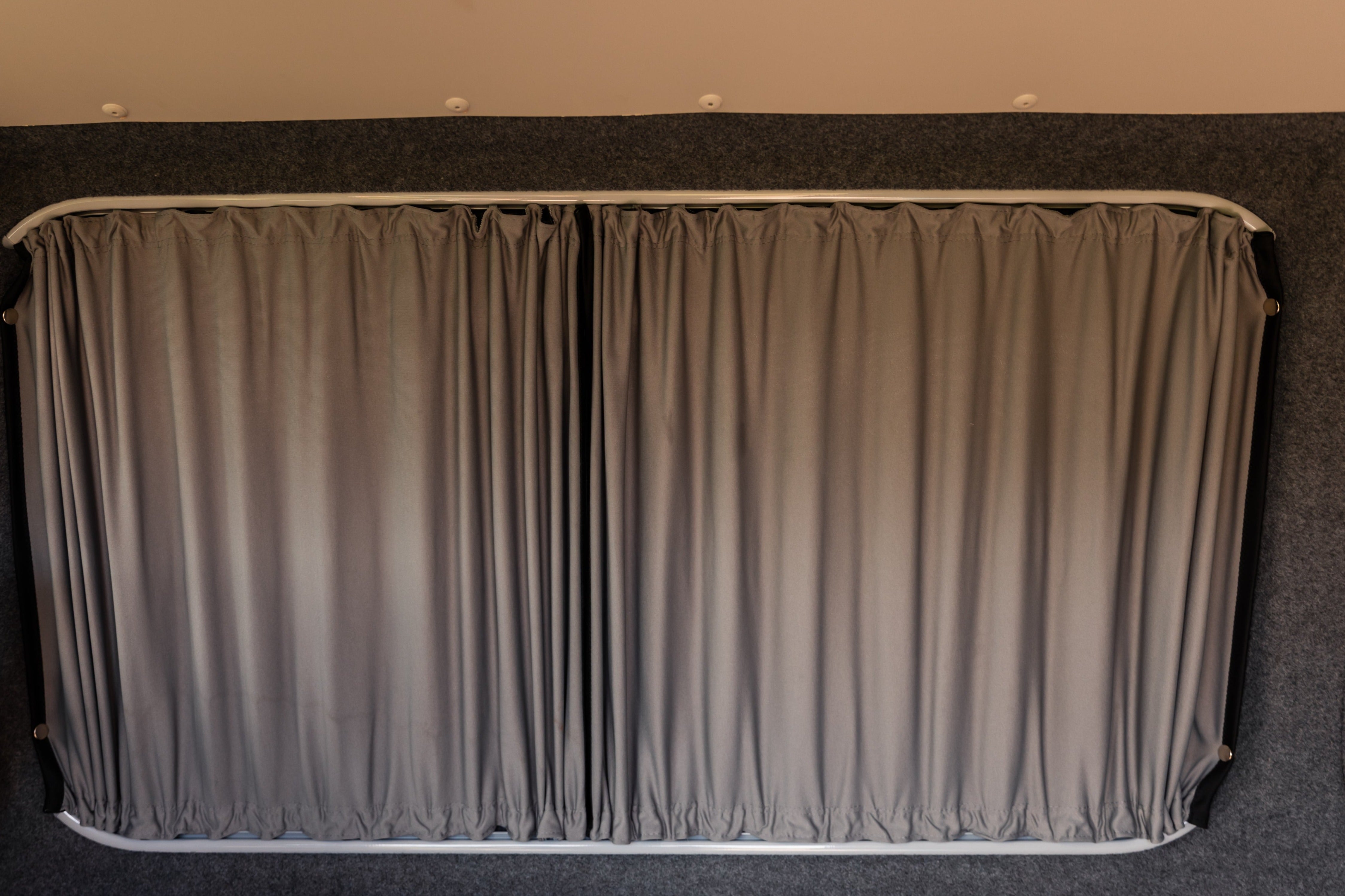 VW Transporter T5 a T6.1 (2003-2024) Kit tende blackout Premium – Parte posteriore destra