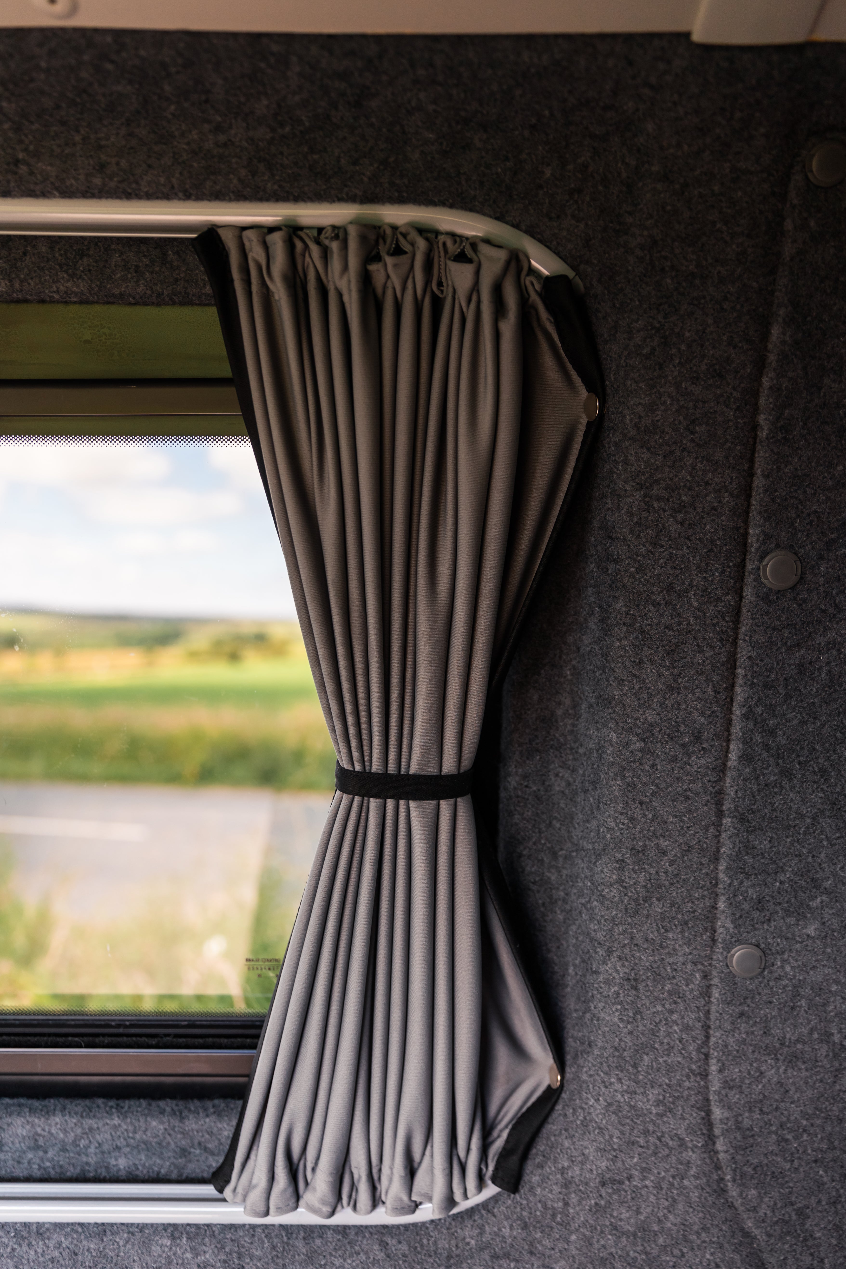Right Rear Quarter Window Curtain Kit - Premium Blackout - Vauxhall Vivaro (2014-2018), Renault Trafic (2014 - Present) & Other X82 Vans