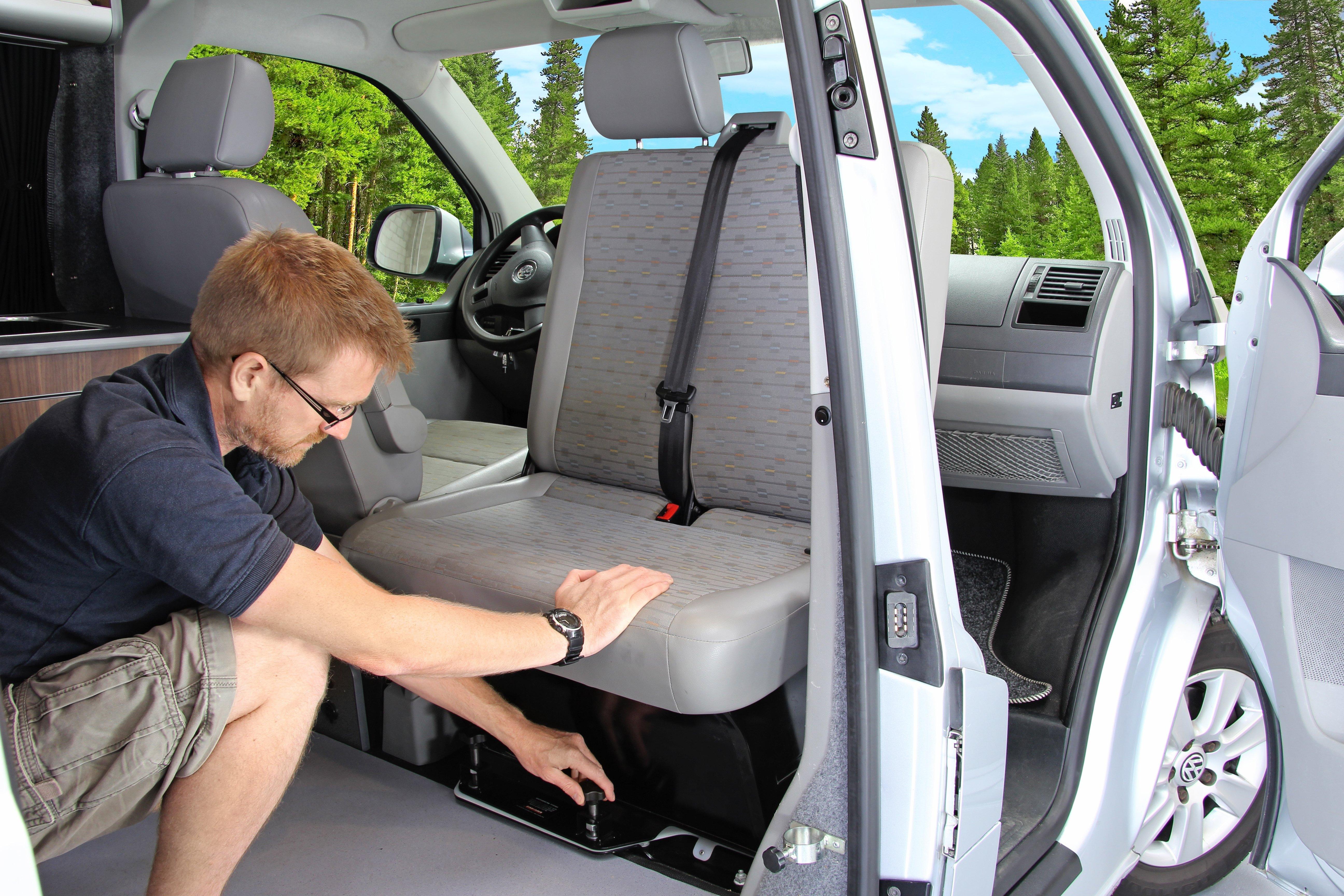 VW Transporter T5 bis T6.1 (2003–2024) Kiravans Doppel-Beifahrerdrehsitz + Bodenplatte