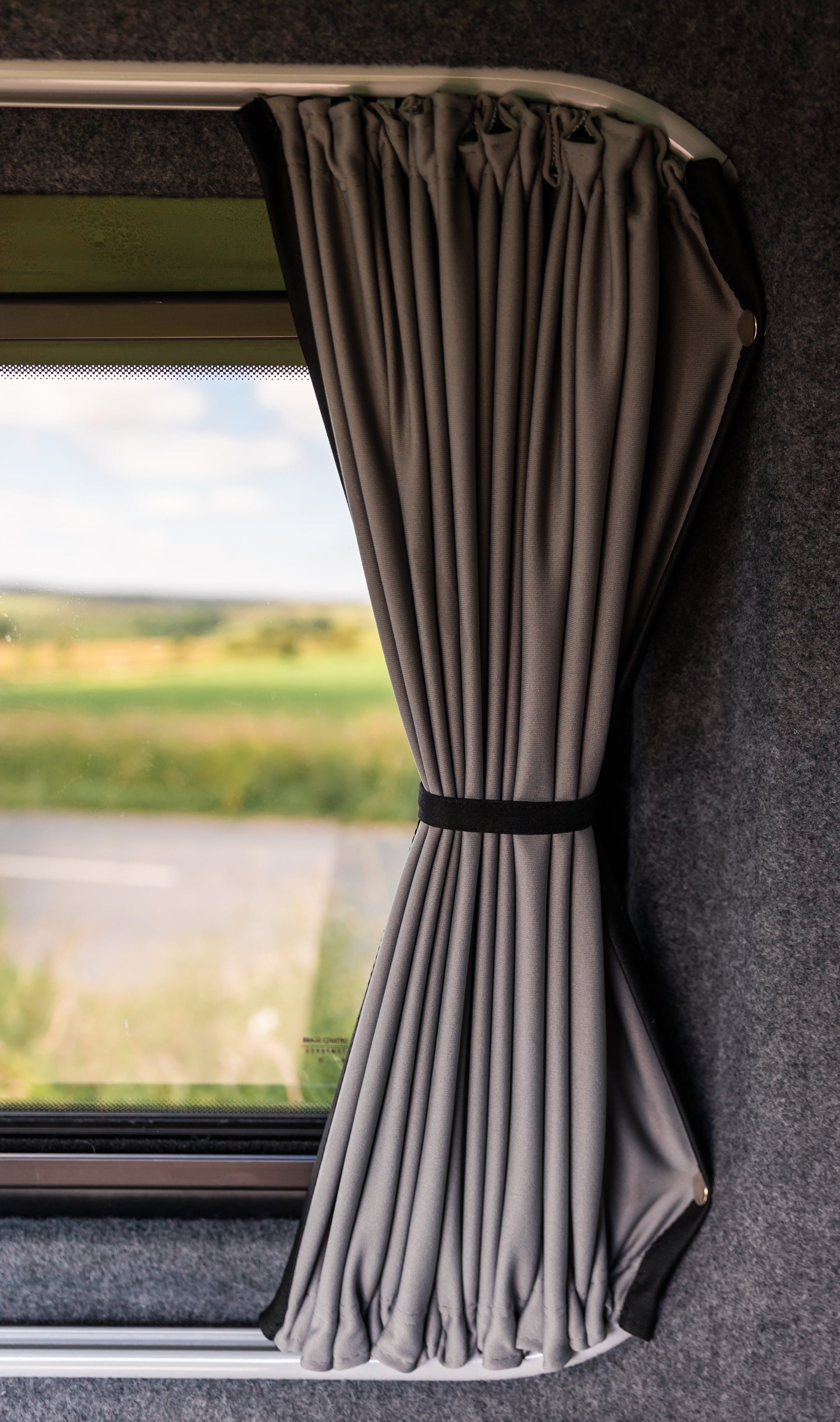 VW Transporter T5 t/m T6.1 (2003–2024) Premium Verduisterende Gordijnset – Links Achter