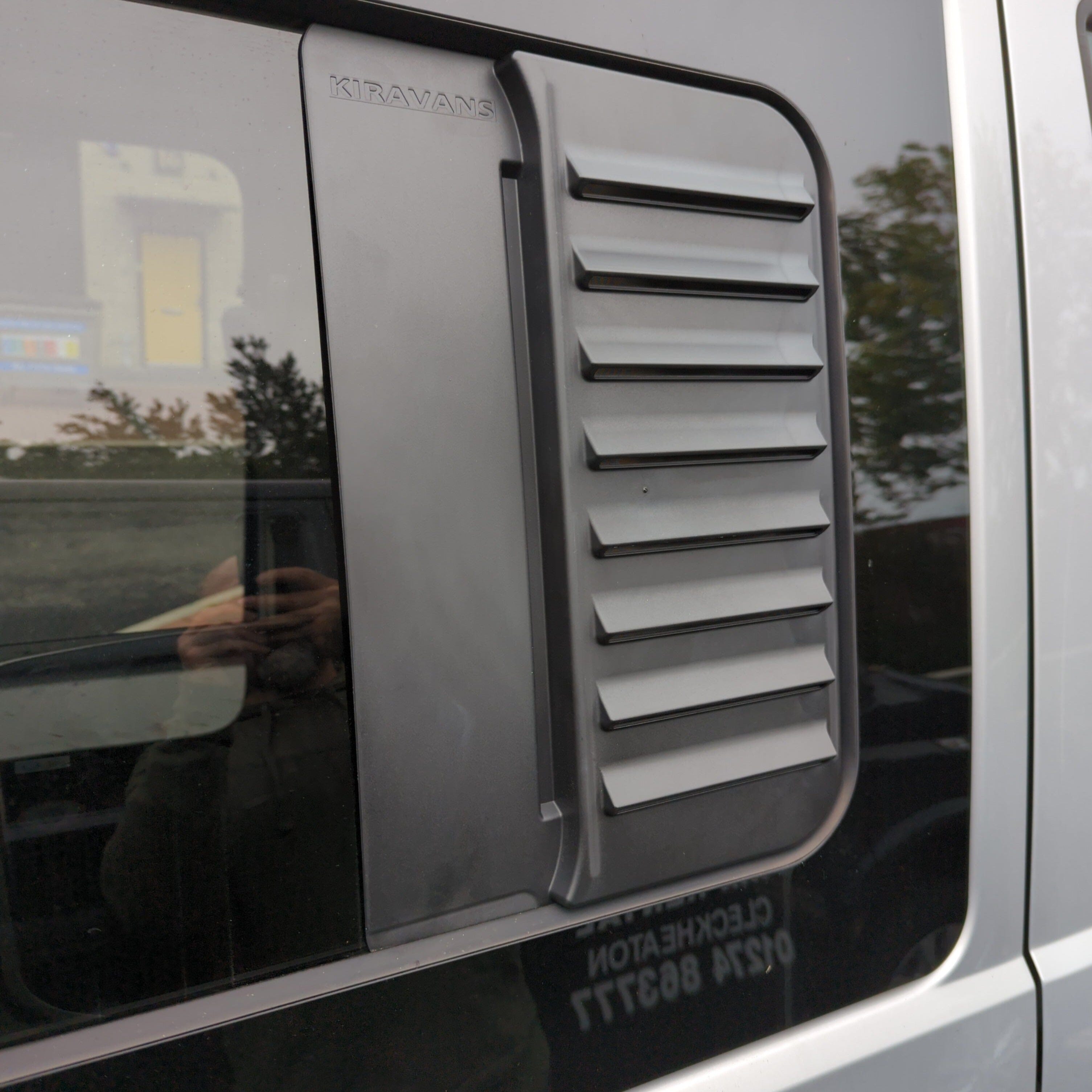 Aérateur de fenêtre Kiravans pour VW T5/6 (fenêtre ouvrant à droite)