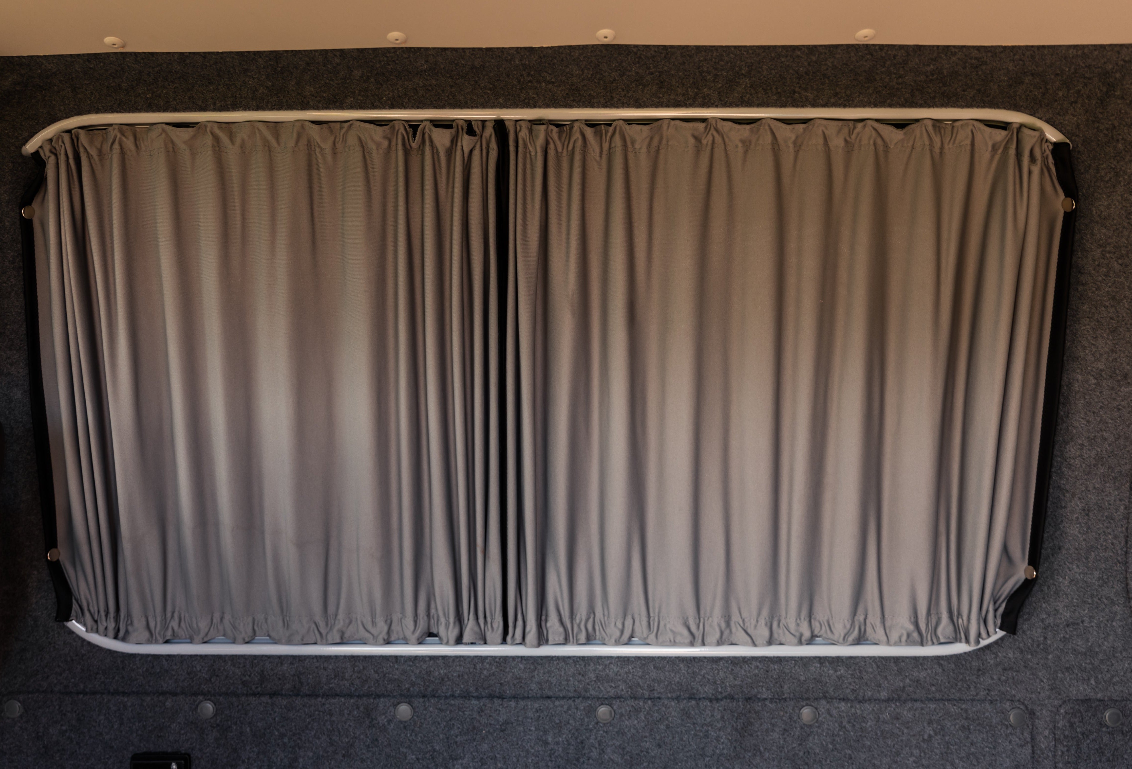 Trafic 2014+ / Vivaro 2014-2018 / Talento 2014+ / NV300 2014+ X82 Curtain Kit - Right Back (Premium Blackout)