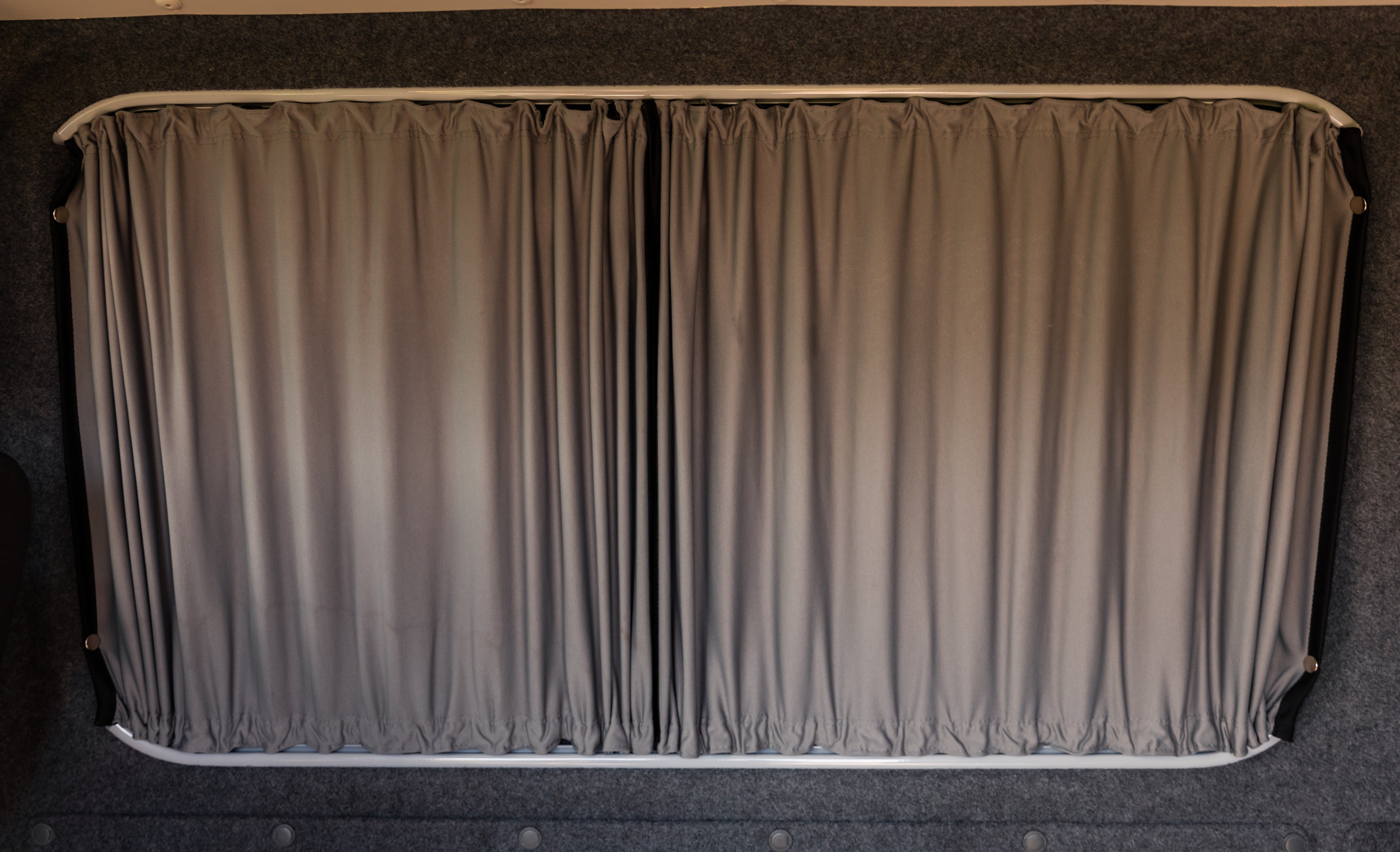 Kiravans Vorhang Set 2 teilig für VW T5/T6 Heckklappe ohne Scheibenwischer  standard jetzt bestellen!